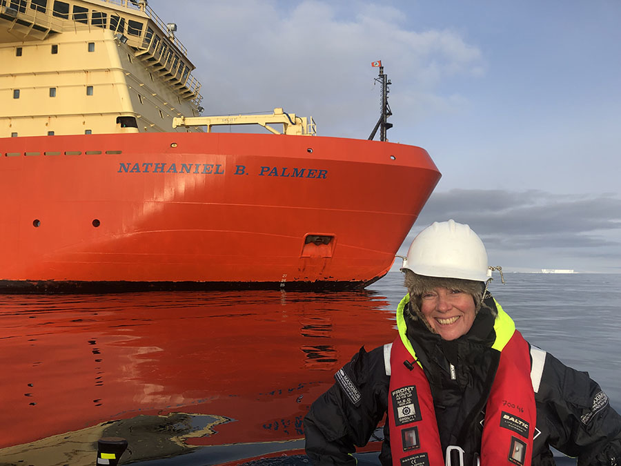 Anna Wåhlin in front of the icebreaker Nathaniel B. Palmer